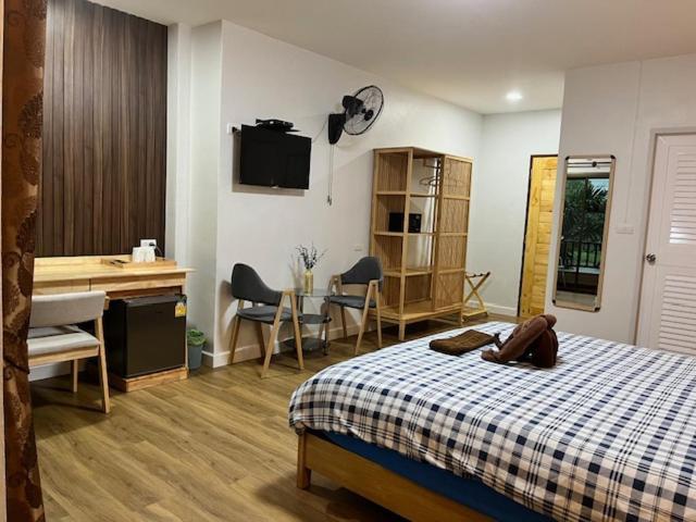 Thai Life Guesthouse Khaolak Khao Lak Bagian luar foto