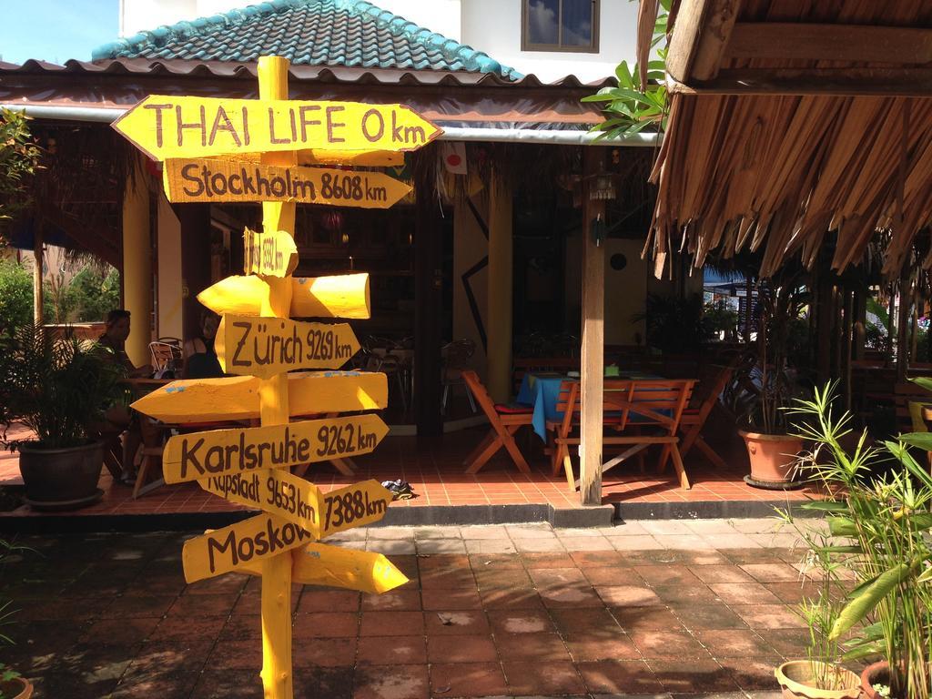 Thai Life Guesthouse Khaolak Khao Lak Bagian luar foto