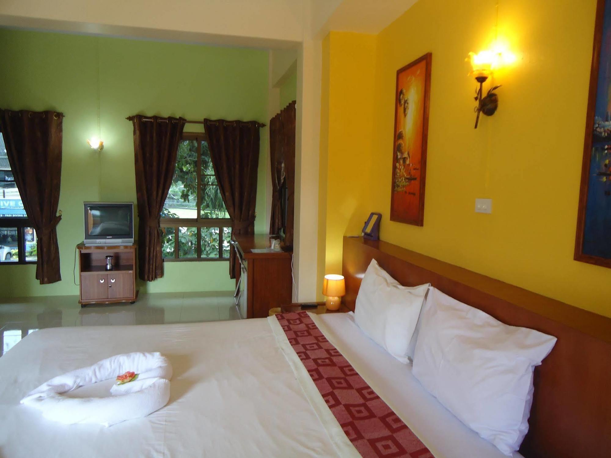 Thai Life Guesthouse Khaolak Khao Lak Bagian luar foto